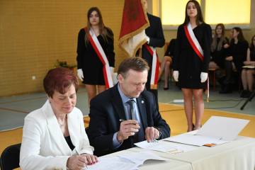 Miechowski „Ekonomik” zacieśnia współpracę z Uniwersytetem Rolniczym i żegna absolwentów